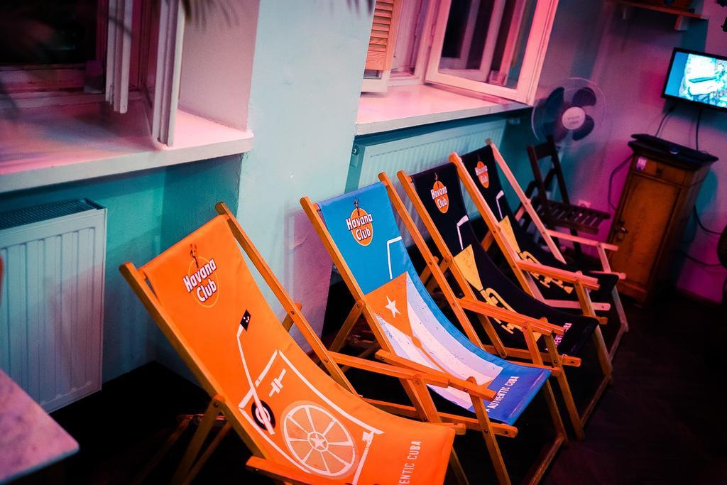 The Little Havana Party Hostel Краків Екстер'єр фото